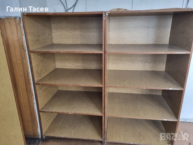 Продавам мебели-шкафове ,бюра,маси,дивани,фотьойли,табуретки и др., снимка 8 - Гардероби - 42100247