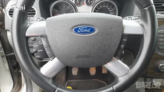 Ford Focus Ghia 1.8 , снимка 11 - Автомобили и джипове - 49035165