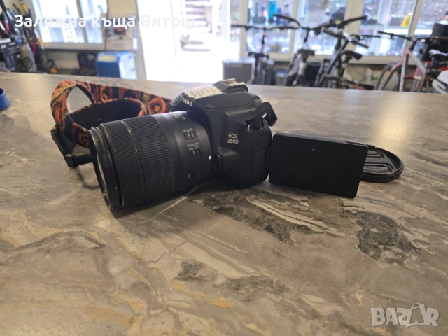 Фотоапарат Canon EOS 250D , снимка 3 - Фотоапарати - 52133052