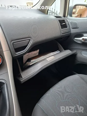 Toyota Auris 1.33 vvti, снимка 11 - Автомобили и джипове - 56411968