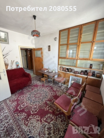 Просторен етаж с гараж, склад, сутерен и таван!, снимка 13 - Етаж от къща - 51962578