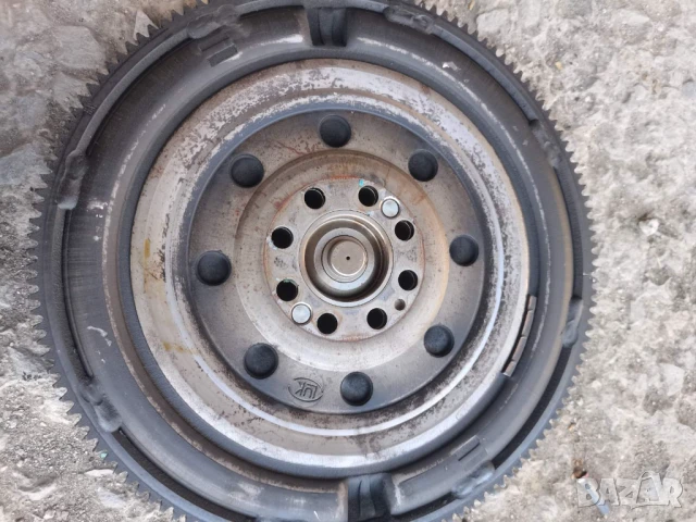 съединител маховик Пасат 5.5 5ск 2.8 4х4 VW PASAT PASSAT suedinitel mahovik 2.8 193 4MOTION, снимка 3 - Части - 50596862