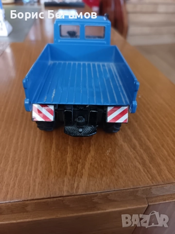 Камионче Мерцедес/Mercedes-Benz  Unimog  1:32 , снимка 8 - Колекции - 52258117