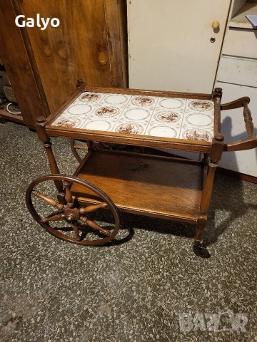 Антична количка, маса за сервиране