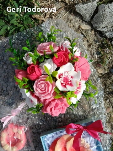 Сапунени букети – ароматен подарък за всеки повод (алтернатива: Букети от сапунени рози | Ръчна изра, снимка 6 - Декорация за дома - 52908082