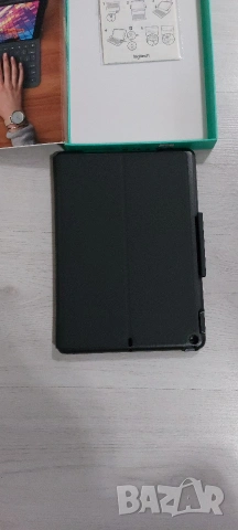 Калъф с клавиатура Logitech Slim Folio за iPad Air (3-то поколение) - Нов, снимка 8 - Таблети - 53788527
