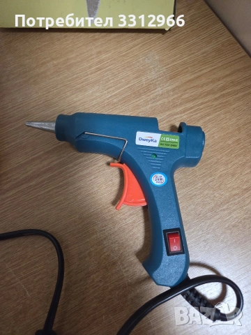 Чисто нов пистолет за горещо лепене (силиконов пистолет), модел Dweyka DW-E, снимка 2 - Други инструменти - 53696272