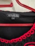 Продавам дантелена черна блуза с къс ръкав с червена бродерия, снимка 2