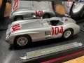 Колекционерки модел метална количка MAISTO MERCEDES 300 SLR 1:18 95 лв. / 48.57 €, снимка 1