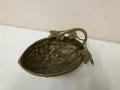 Винтидж месингова купа с форма на орех и дръжка, снимка 7
