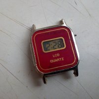 Стар електронен часовник , снимка 1 - Антикварни и старинни предмети - 44274966