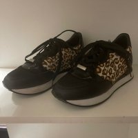Дамски сникърси, снимка 1 - Дамски ежедневни обувки - 44395308