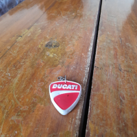 Стар ключодържател Ducati, снимка 1 - Други ценни предмети - 44516212