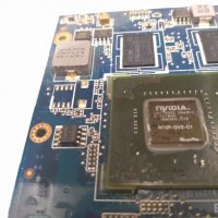NVIDIA GeForce GT 220M   /промо, снимка 3 - Части за лаптопи - 41100386