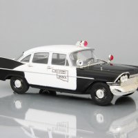 Plymouth Savoy полиция Оклахома 1955 - мащаб 1:43 на ДеАгостини модела е нов в блистер, снимка 1 - Колекции - 34585251