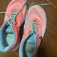 Дамски маратонки Nike 38, снимка 2 - Маратонки - 34365230
