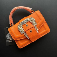 Versace чанти, снимка 3 - Чанти - 44927018