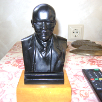 Стар бюст Ленин , снимка 1 - Антикварни и старинни предмети - 44816547