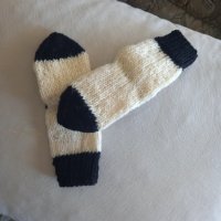 Ръчно плетени детски чорапи от вълна, дължина на ходилото 14 см., снимка 2 - Чорапи - 41756005