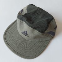 Шапка с козирка Adidas , снимка 1 - Шапки - 41713855