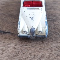 Matchbox jaguar XK 120, снимка 3 - Коли, камиони, мотори, писти - 41567165