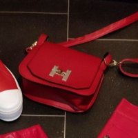 Дамска малка червена чанта еко кожа, снимка 1 - Чанти - 34124775