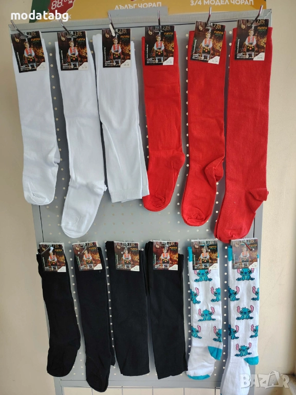 3/4 модел чорапи в бял, червен и черен цвят , снимка 1