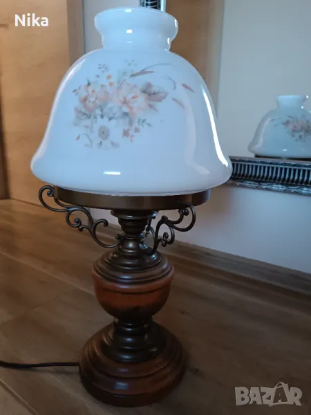 Красива винтидж нощна лампа, дърво, метал и стъкло , снимка 1