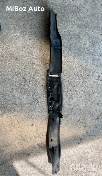 Екстериорна лайстна под предното стъкло, снимка 1