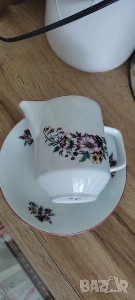 Каничка за мляко* Чинийка* Бг порцелан* " Китка" Цената е за двете, снимка 1