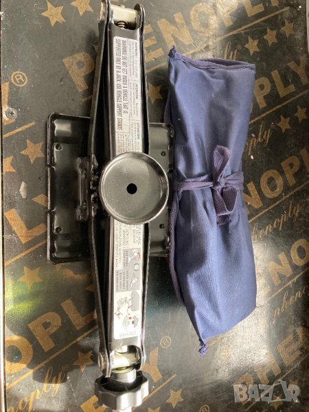 Джанта с гума , Крик и инструменти за мерцедес А класа Б класа w245 w169 резервна гума патерица, снимка 1