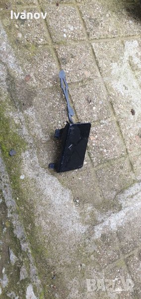 Капачка предна броня кука за бмв е81 е87 преди фейслифт 2004-2006г, снимка 1