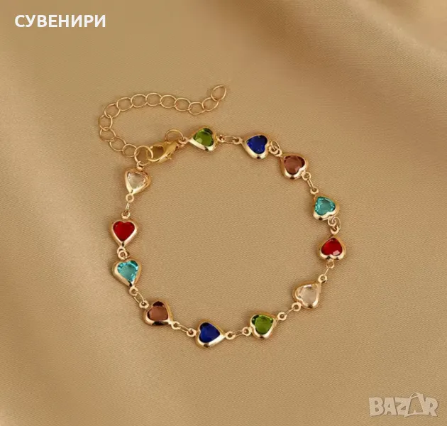 Златиста гривна с цветни сърчица, снимка 1