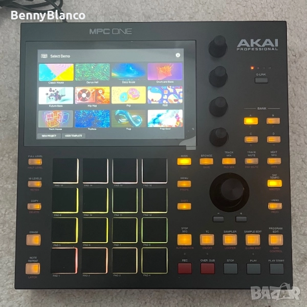 AKAI MPC ONE Workstation, снимка 1