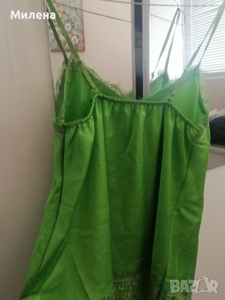 Нов зелен топ от сатен с мека дантелка , снимка 1