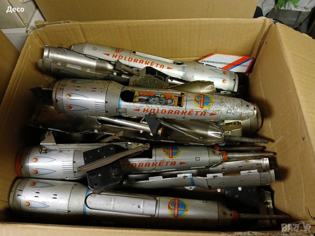 Стара тенекиена играчка ракета., снимка 1