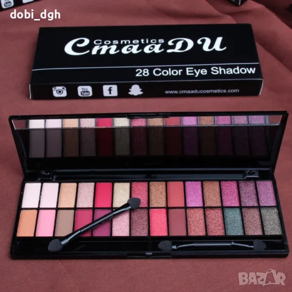 Палитра сенки за очи с 28 нюанса, 2 четки за гримиране и огледалце , снимка 1