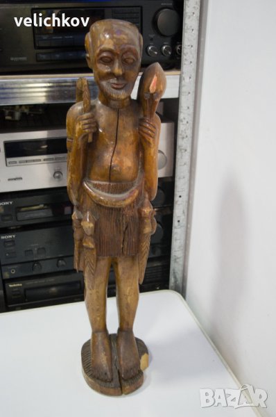 Дървена  склуптура ръчна изработка..  Масивна и солидна - лакирана . С леки забележки , снимка 1