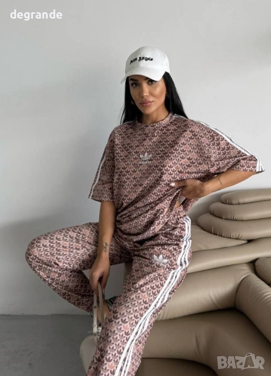 Дамски спортен екип Adidas, снимка 1