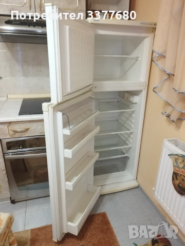 Продавам хладилник Samsung