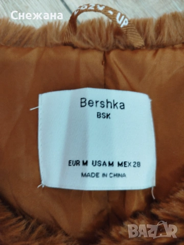 Дамско палто Bershka, снимка 2 - Палта, манта - 53585331