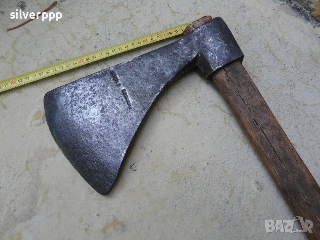  Огромна стара брадва - 396 