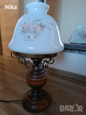 Красива винтидж нощна лампа, дърво, метал и стъкло 