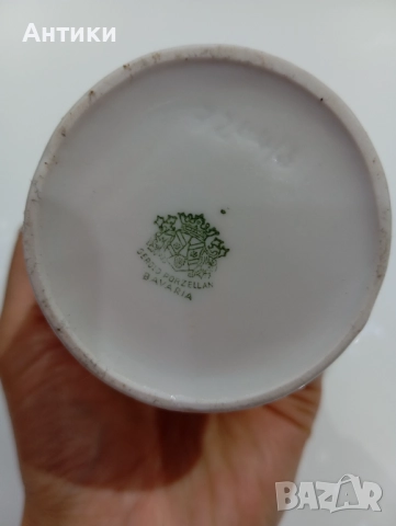 Порцеланова стара маркирана ваза , снимка 2 - Антикварни и старинни предмети - 52553754