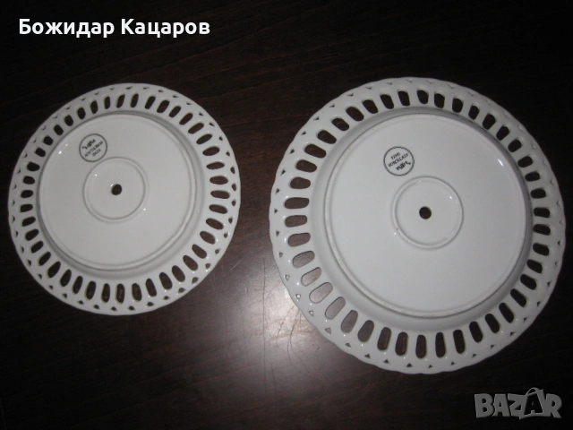 Двуетажно порцеланово плато. Цена - 8 евро Пращам по Еконт. За София, може и сами да минете., снимка 4 - Сервизи - 53487413