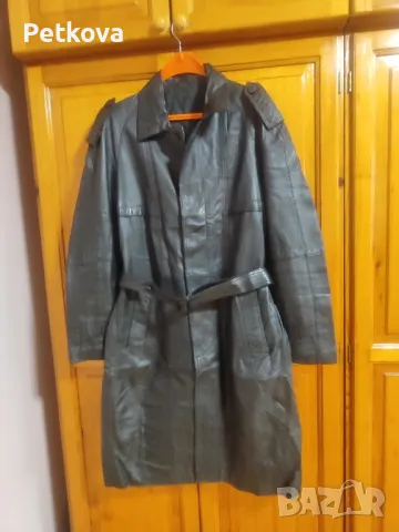 Дълго кожено манто