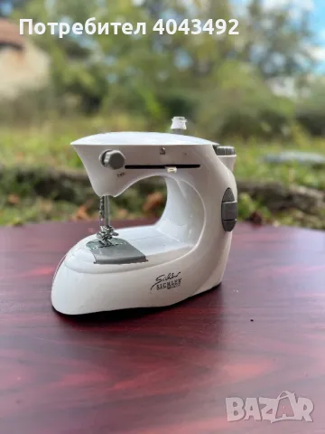 Преносима настолна Шевна машина 