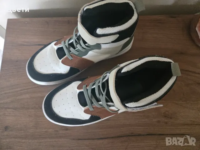 Маратонки високи 38 номер,  LC WAIKIKI , снимка 2 - Детски маратонки - 49855053