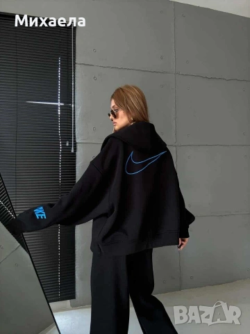 Дамски ватирани комплекти Nike - два цвята - Намаление - 35€, снимка 3 - Спортни екипи - 53292136