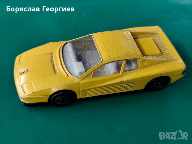 Количка burago ferrari testarossa 1/43 1984 г